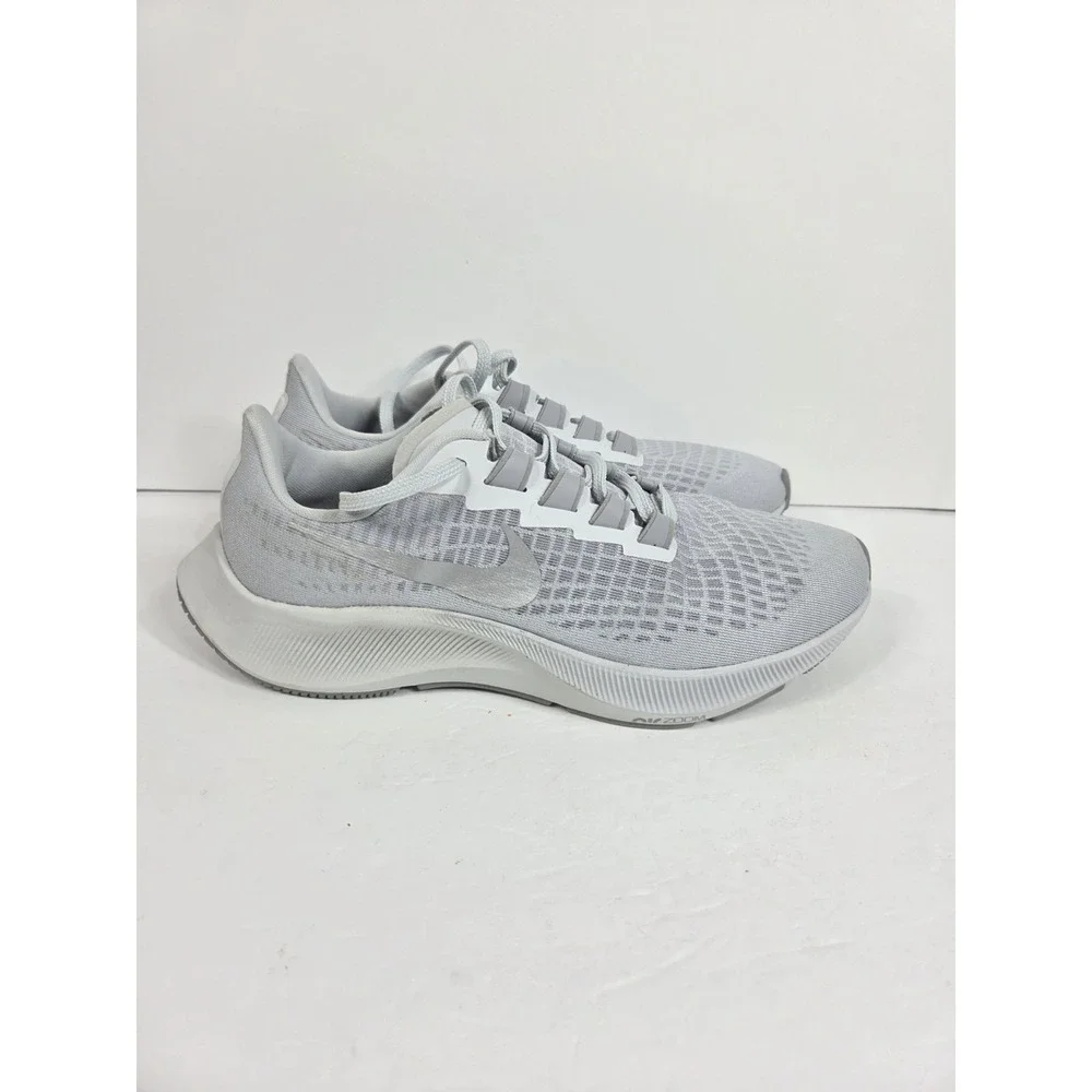 Nike Air Zoom Pegasus 37  WOMEN  9 White Silver Sneaker  ( NO INSOLES )